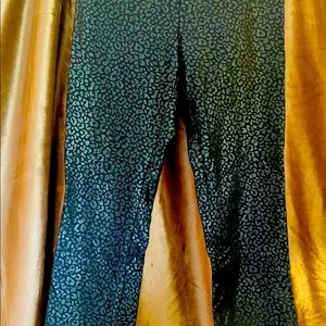 Black textured capris, stretchy.